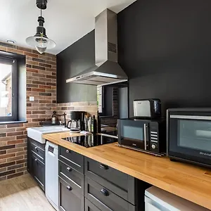 https://la-brise-joli-t2-renove-vue-mer-1-chambre.inbrittany.com